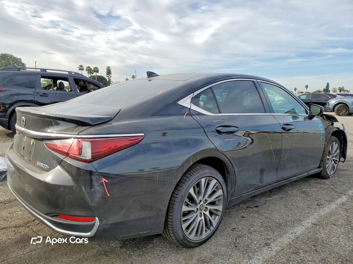 Lexus ES 2019