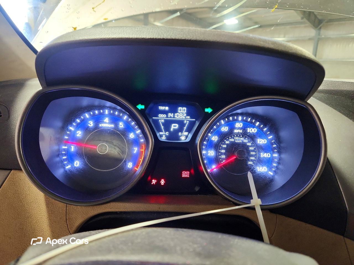 Hyundai Elantra 2012