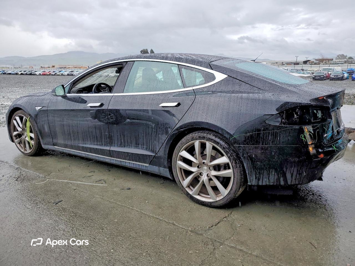 Tesla Model S 2015