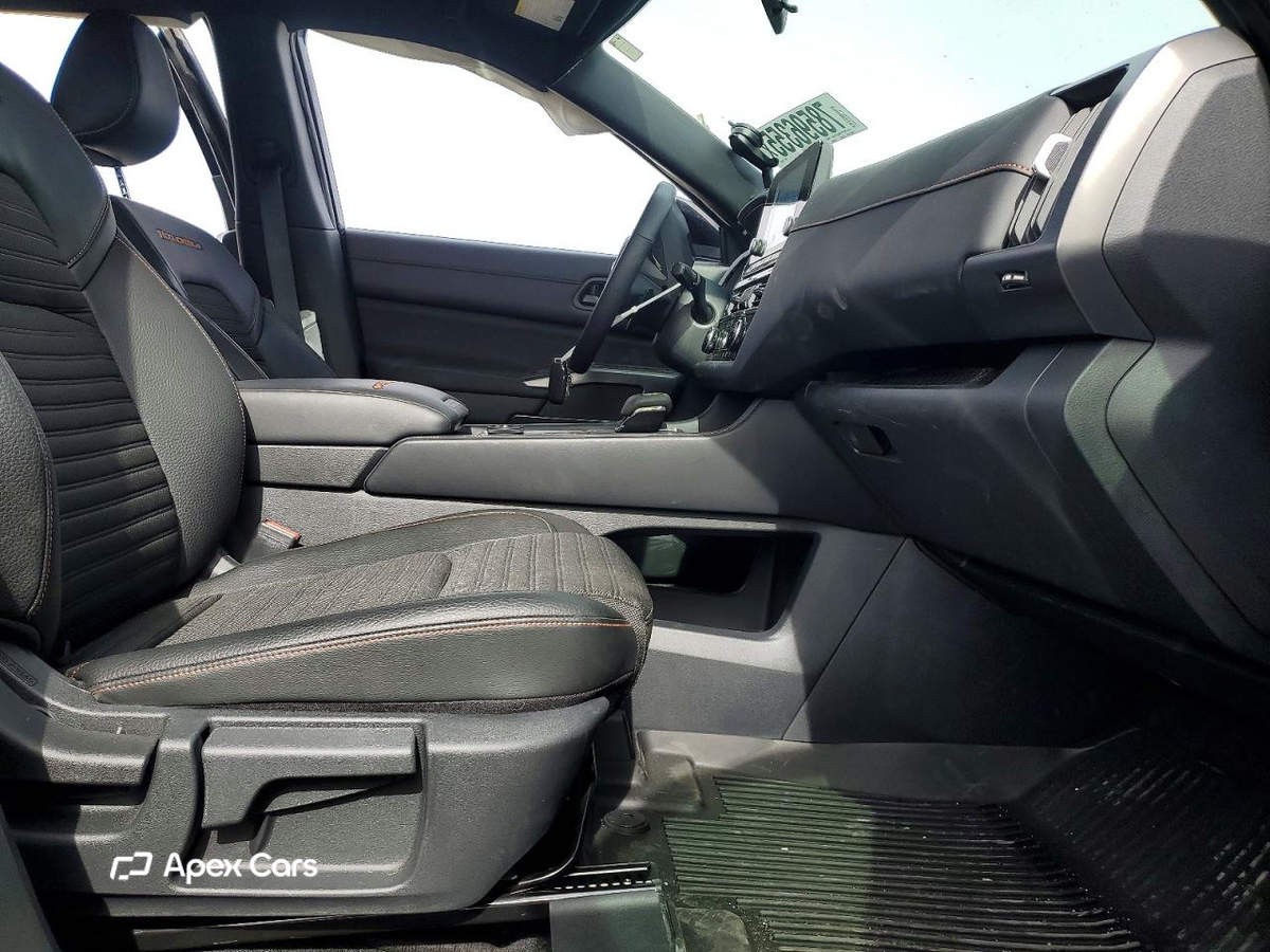 Nissan Pathfinder 2025