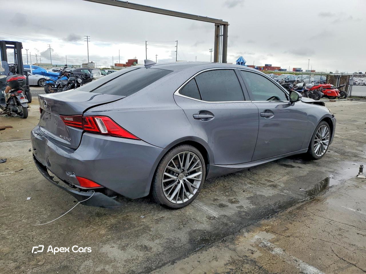 Lexus IS 2015