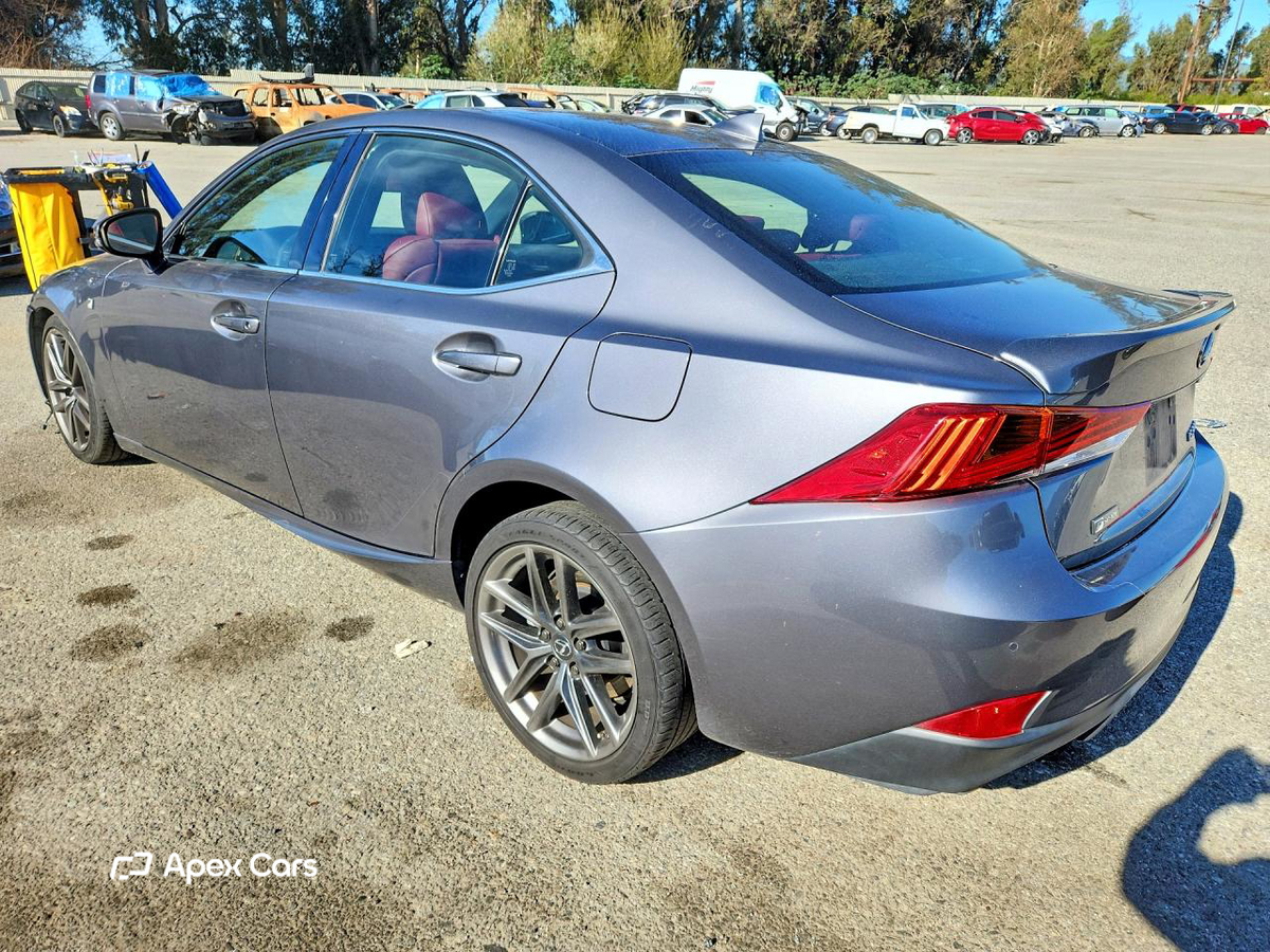 Lexus IS 2020