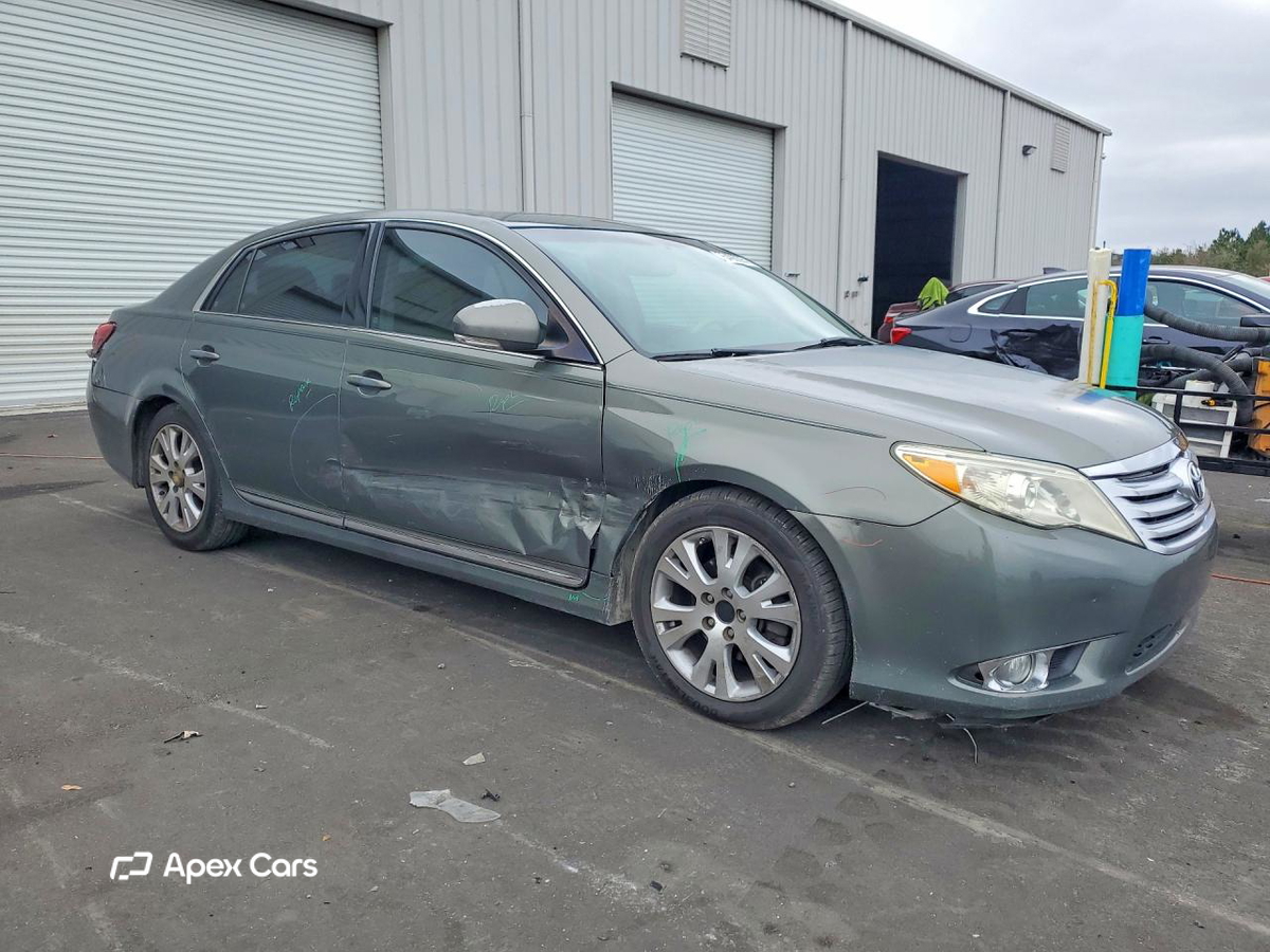 Toyota Avalon 2011