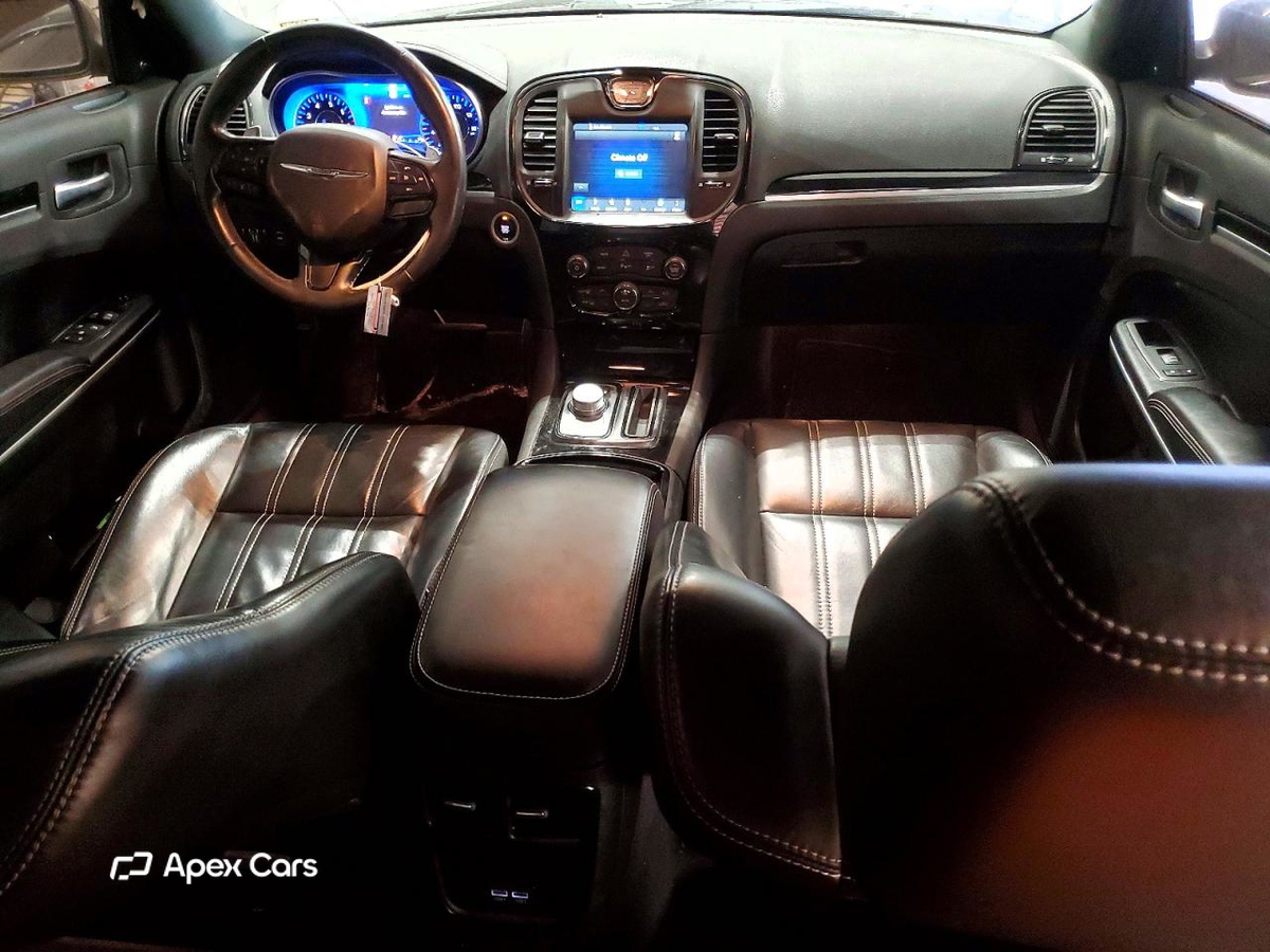 Chrysler 300 2021