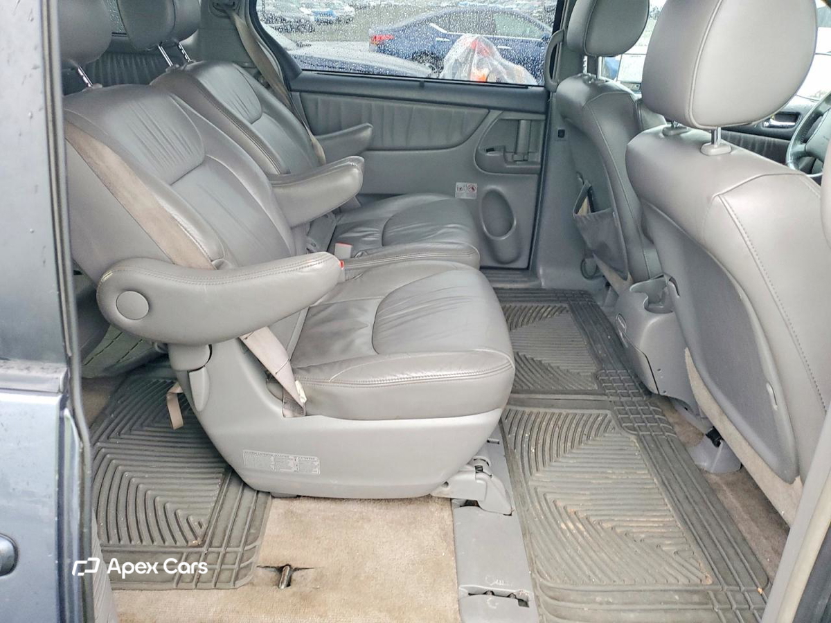 Toyota Sienna 2010