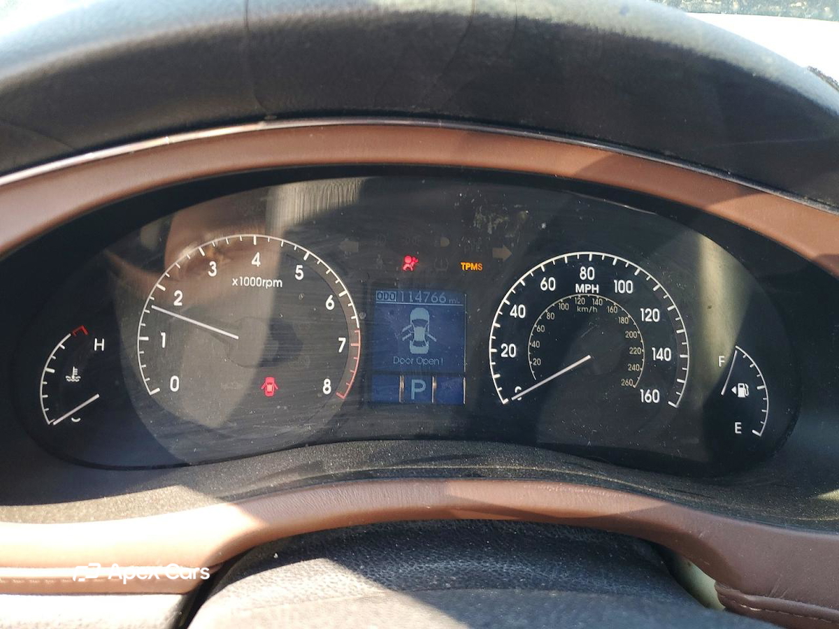 Hyundai Genesis 2011