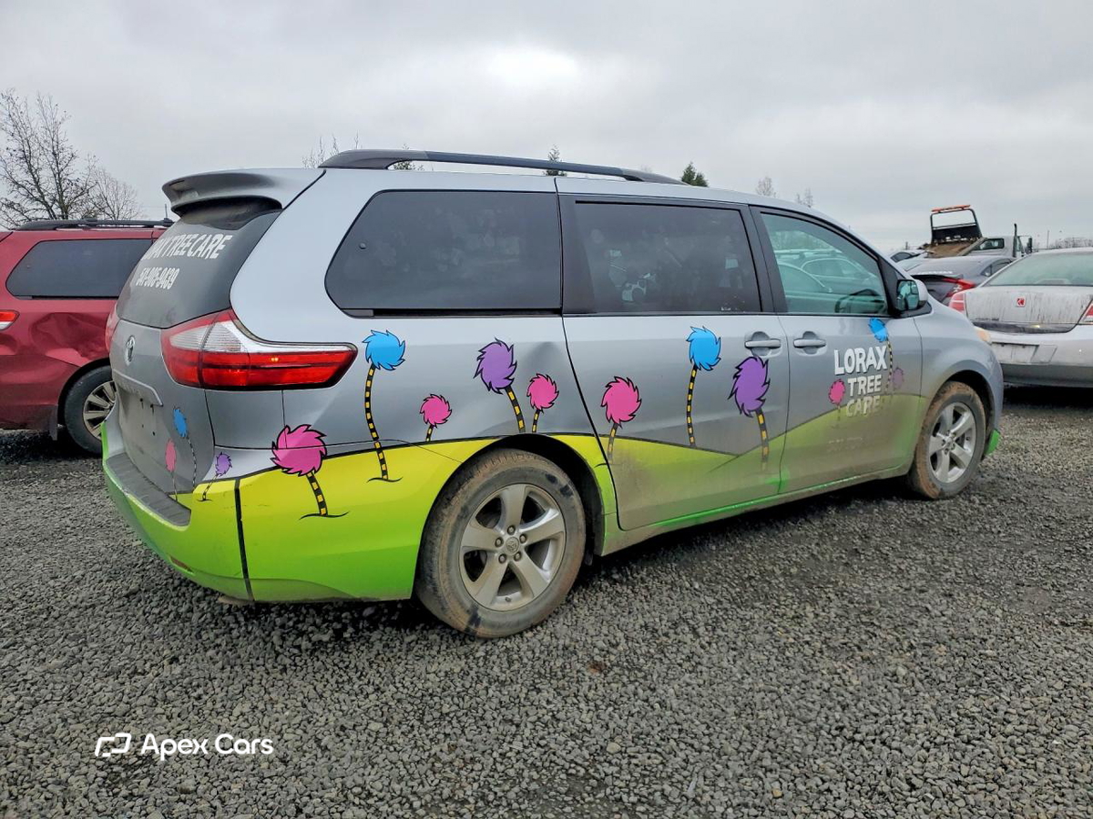 Toyota Sienna 2016