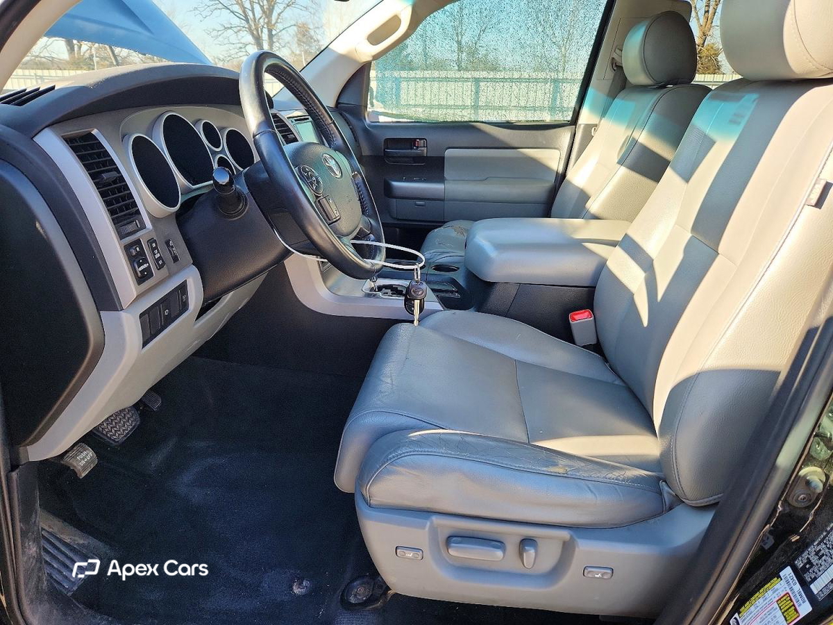 Toyota Sequoia 2012