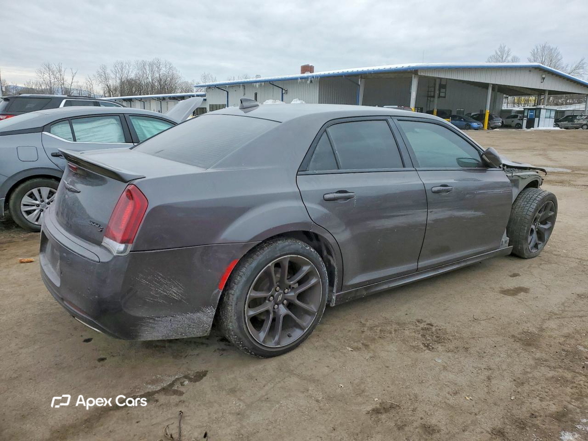 Chrysler 300 2021