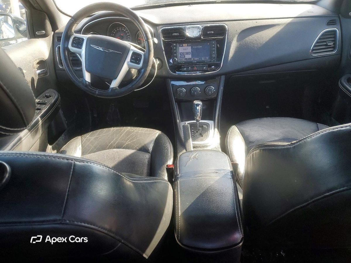 Chrysler 200 2011