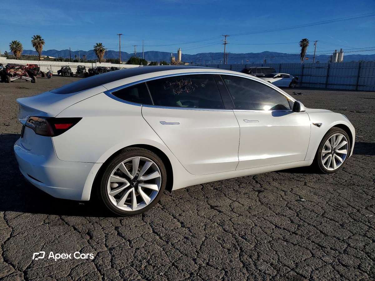 Tesla Model 3 2020