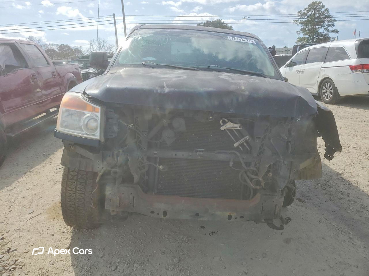 Nissan Titan 2011