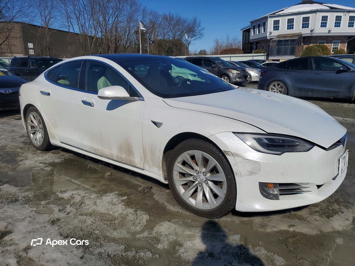 Tesla Model S 2020