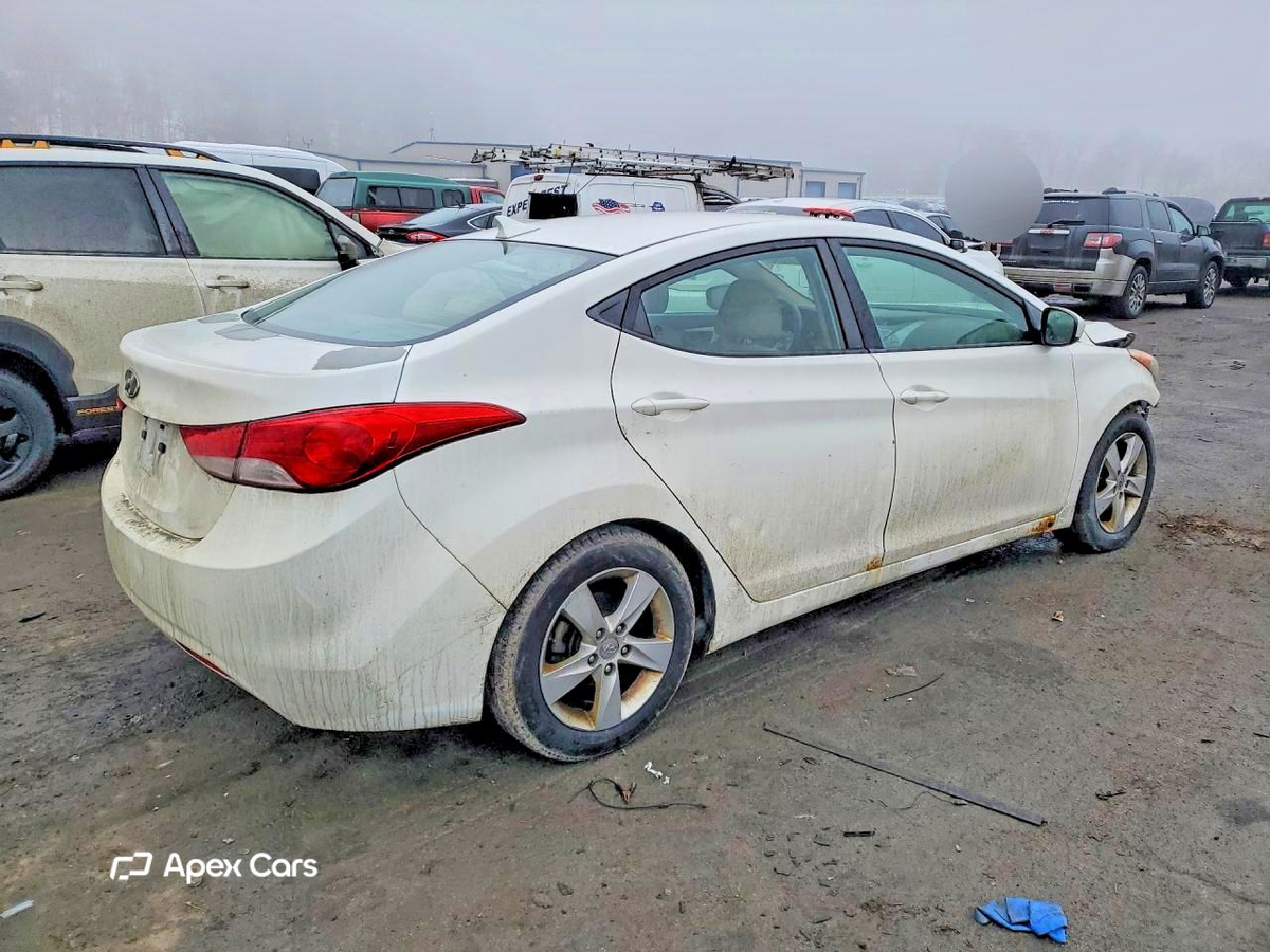 Hyundai Elantra 2013