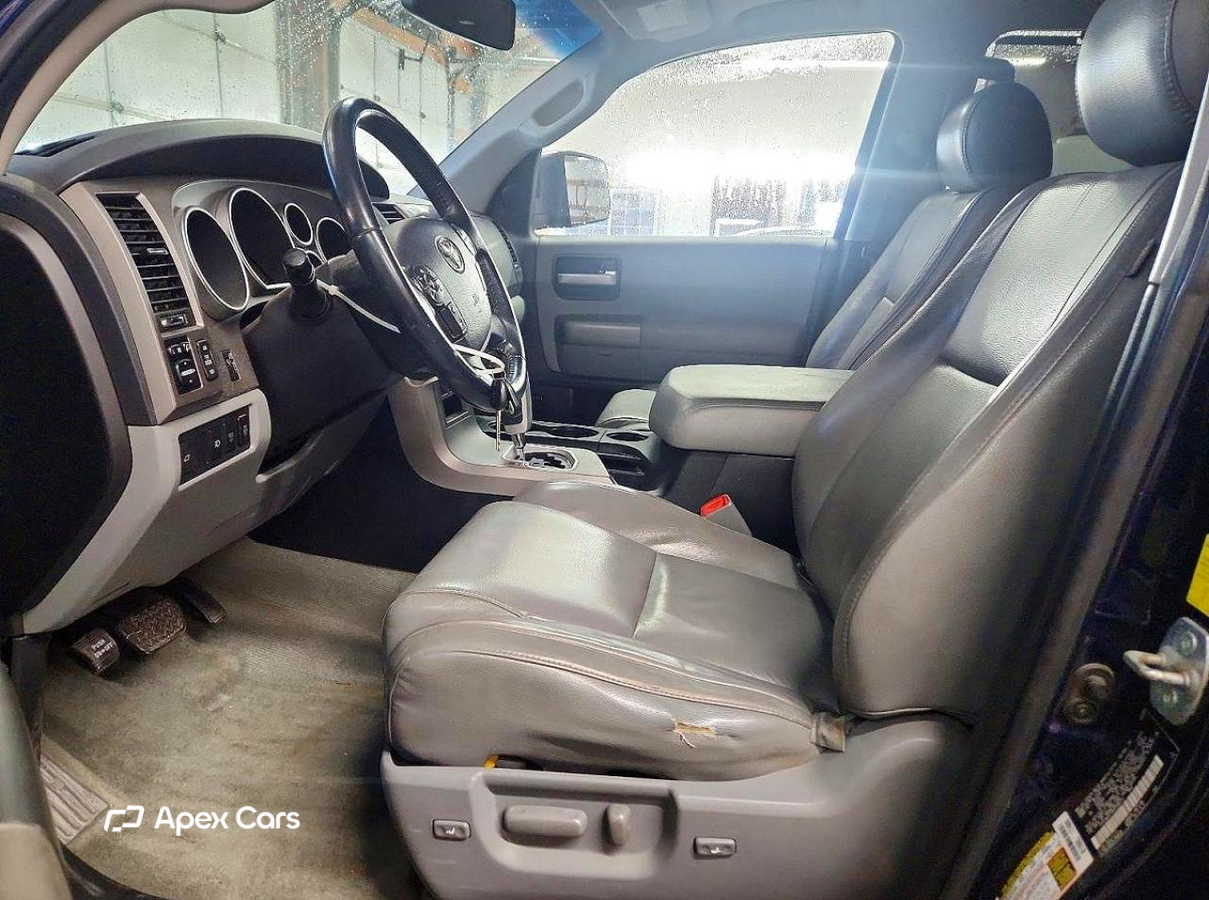 Toyota Sequoia 2010