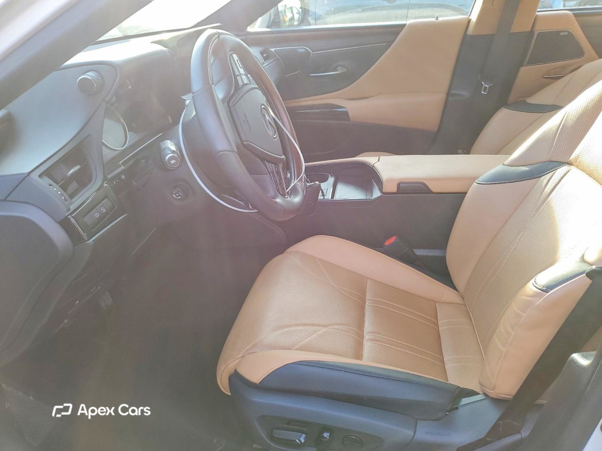 Lexus ES 2024