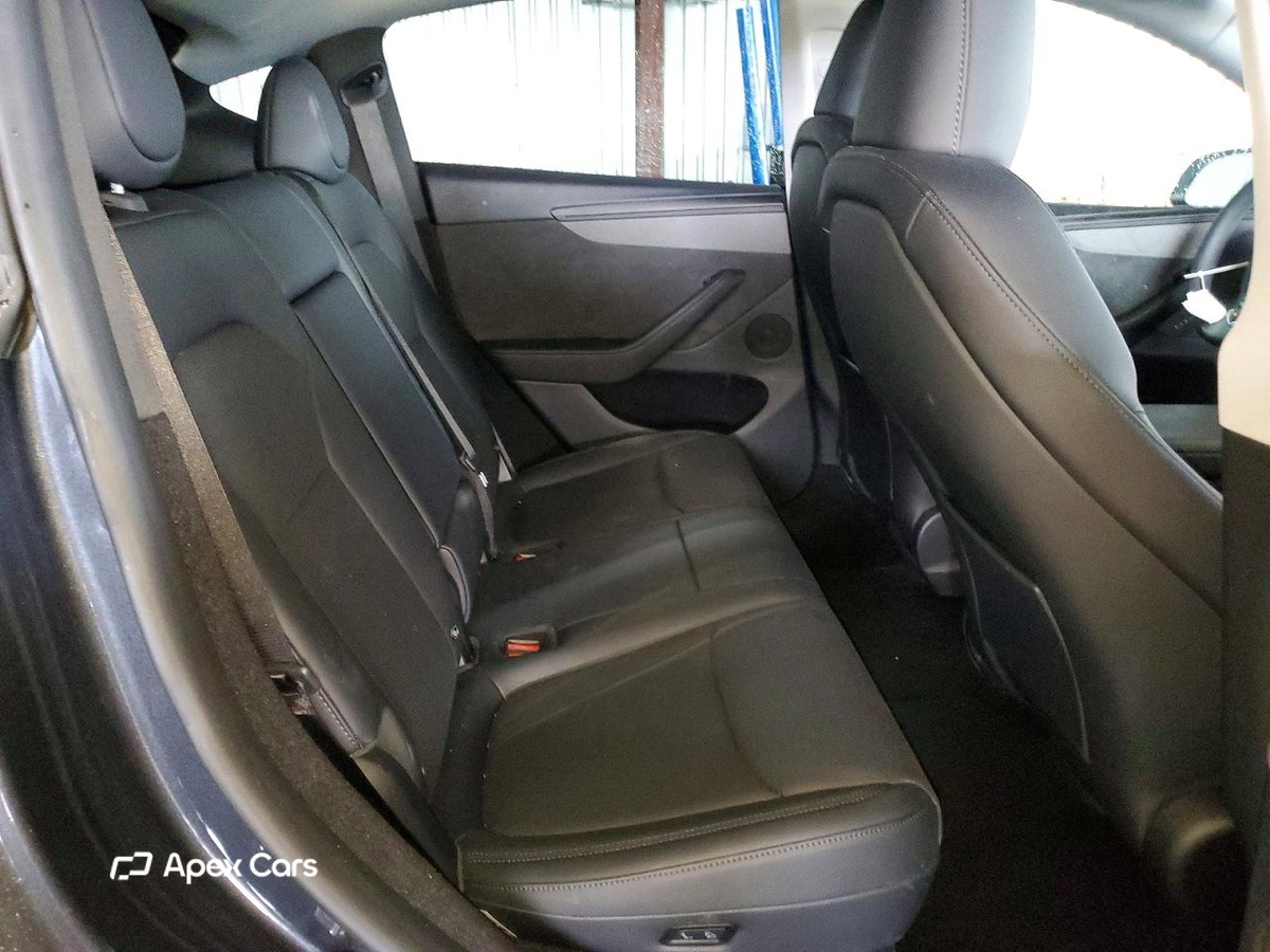 Tesla Model Y 2026