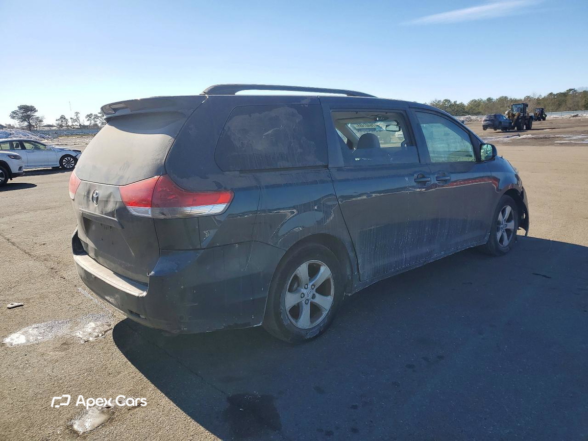 Toyota Sienna 2011