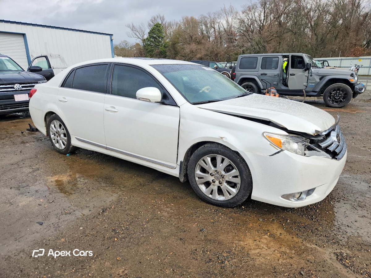 Toyota Avalon 2011