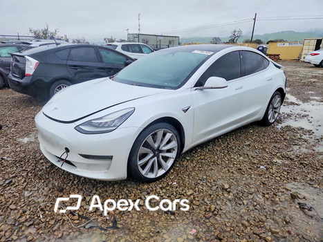 Tesla Model 3 2020 - Image 1 of 12