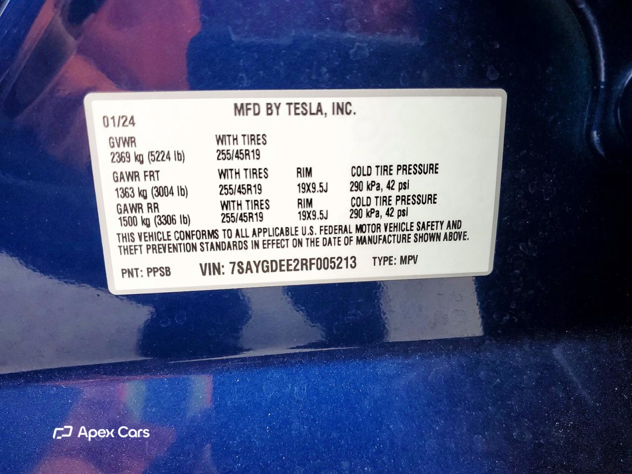 Tesla Model Y 2024
