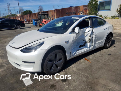 Tesla Model 3 2020 - Image 1 of 13