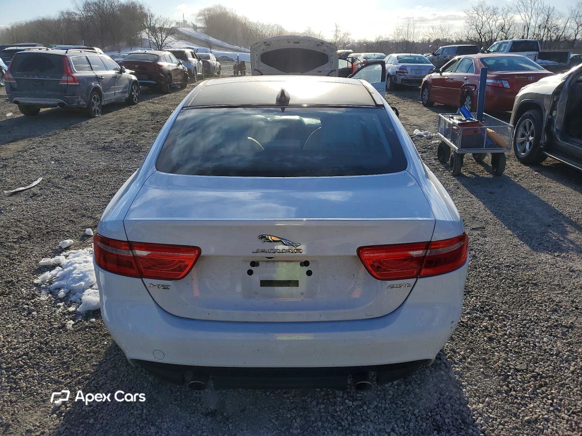 Jaguar XE 2017