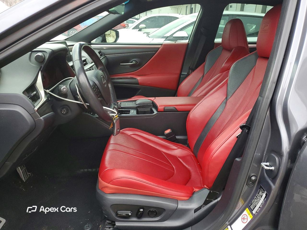 Lexus ES 2019