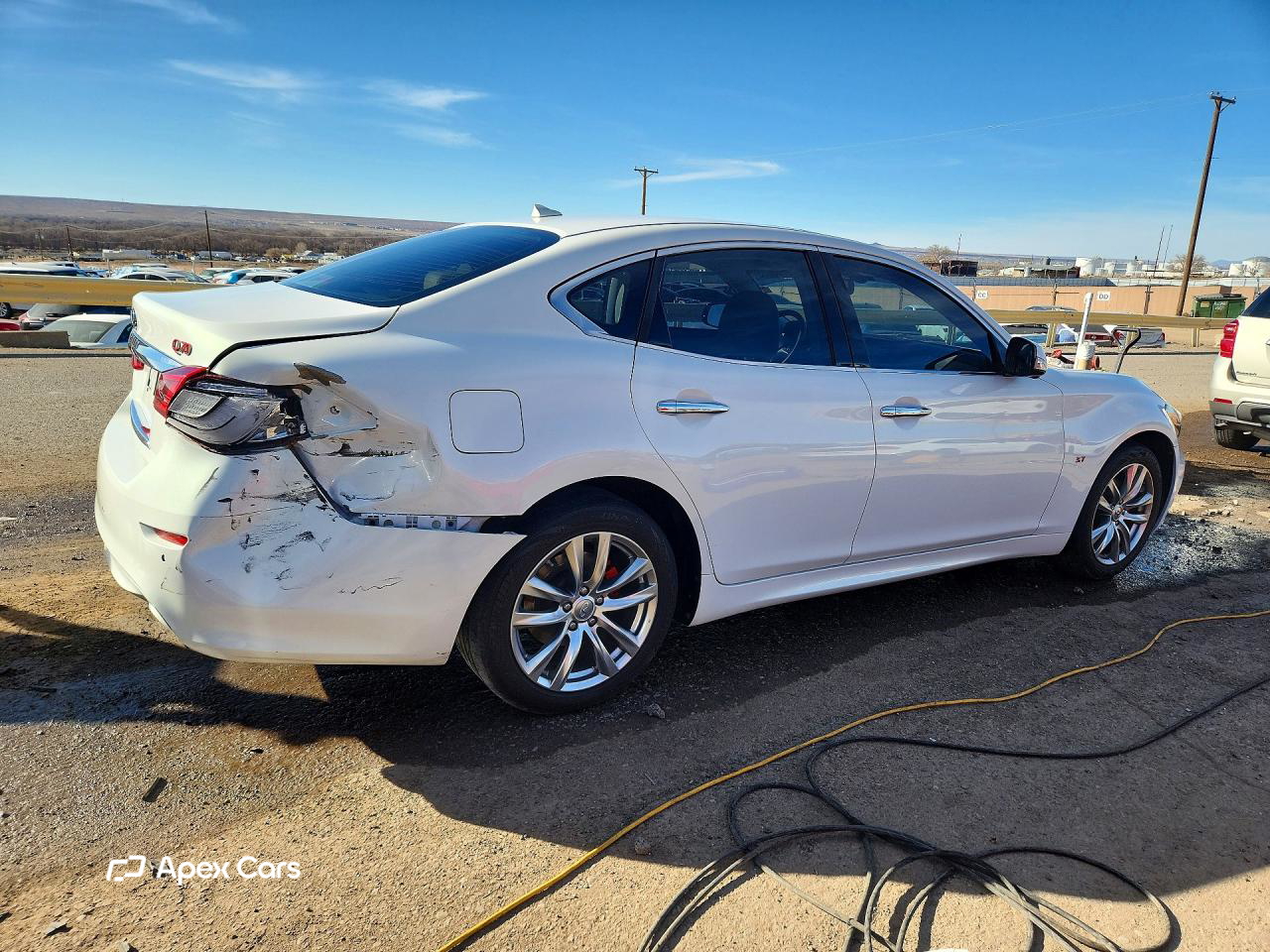 Infiniti Q70 2015