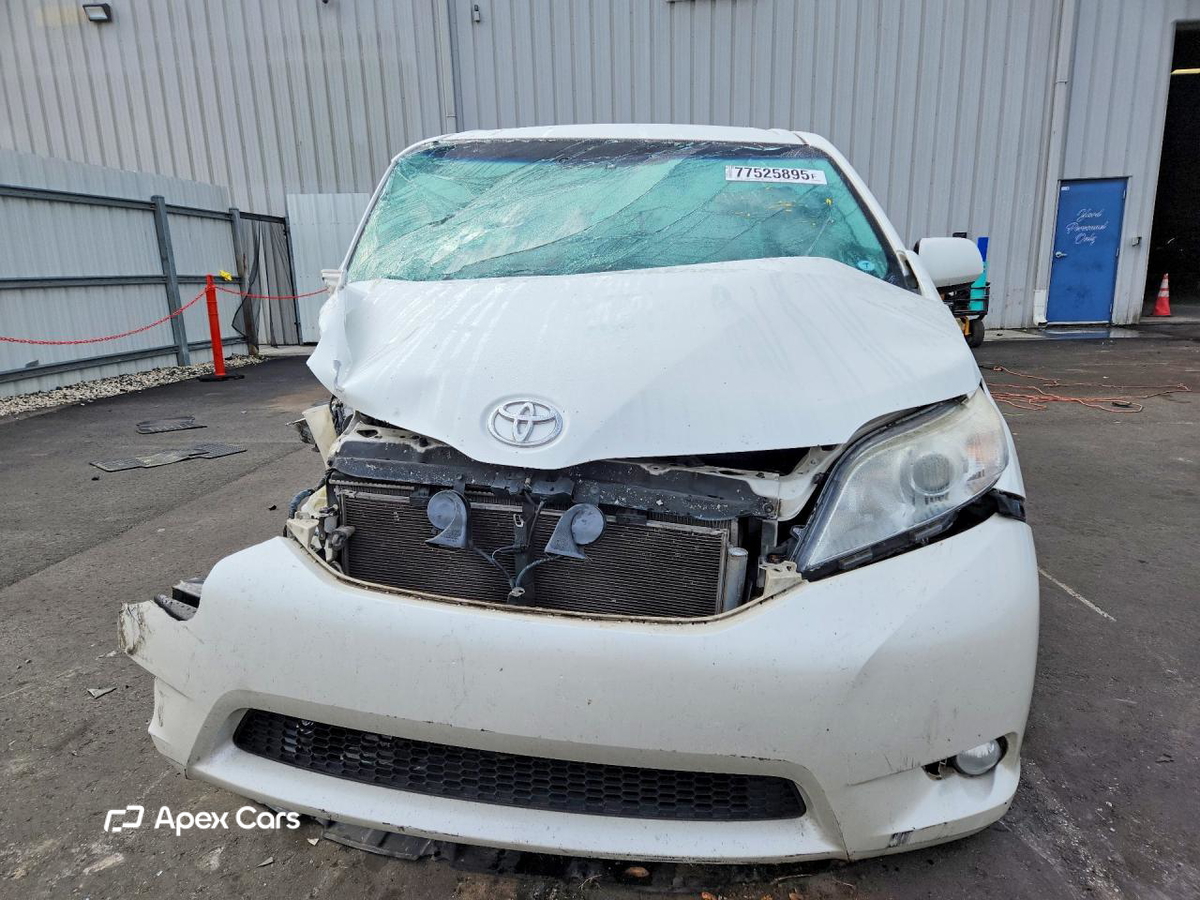 Toyota Sienna 2015