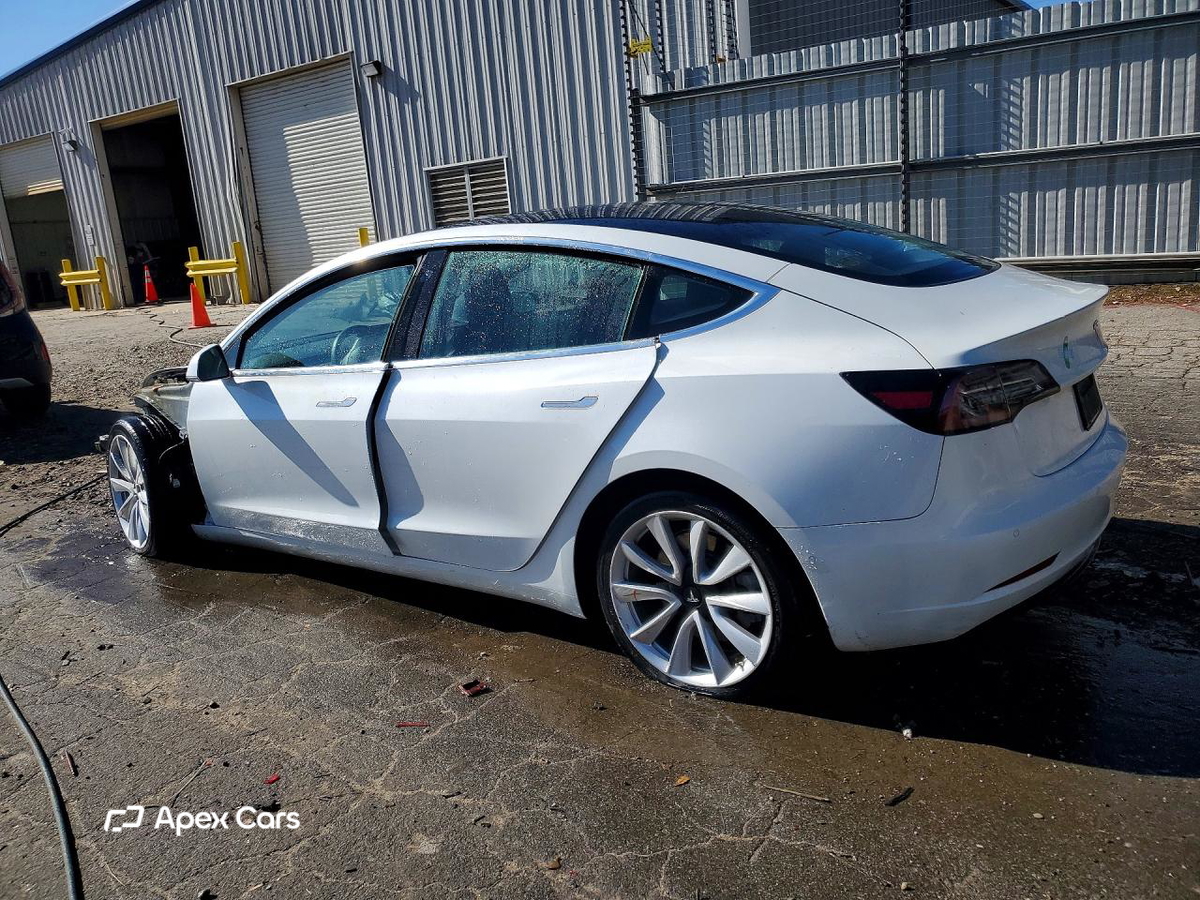 Tesla Model 3 2020