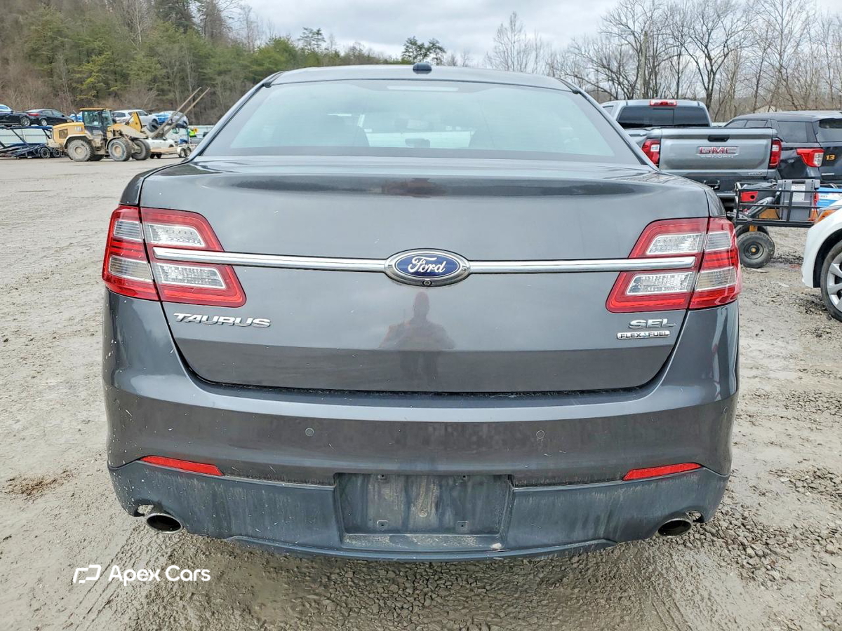 Ford Taurus 2015