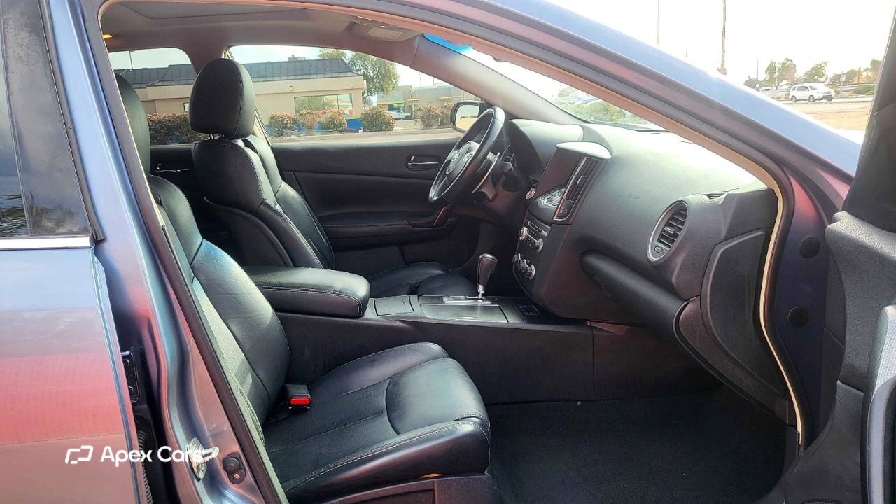 Nissan Maxima 2011