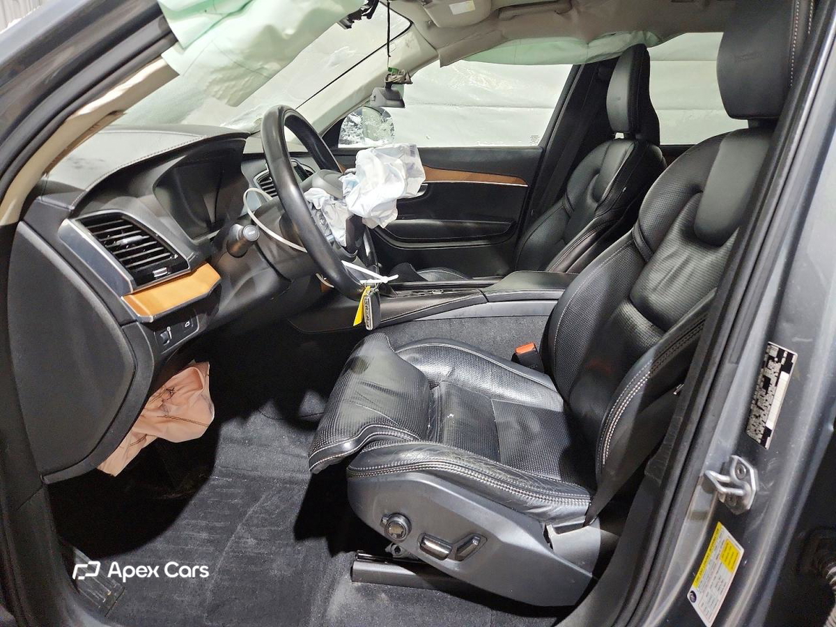 Volvo XC90 2019