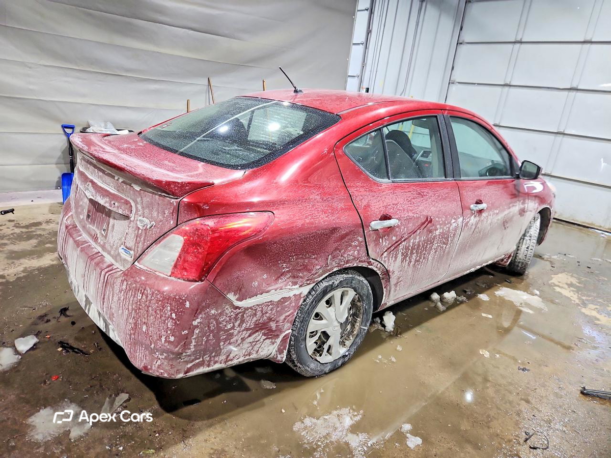 Nissan Versa 2015