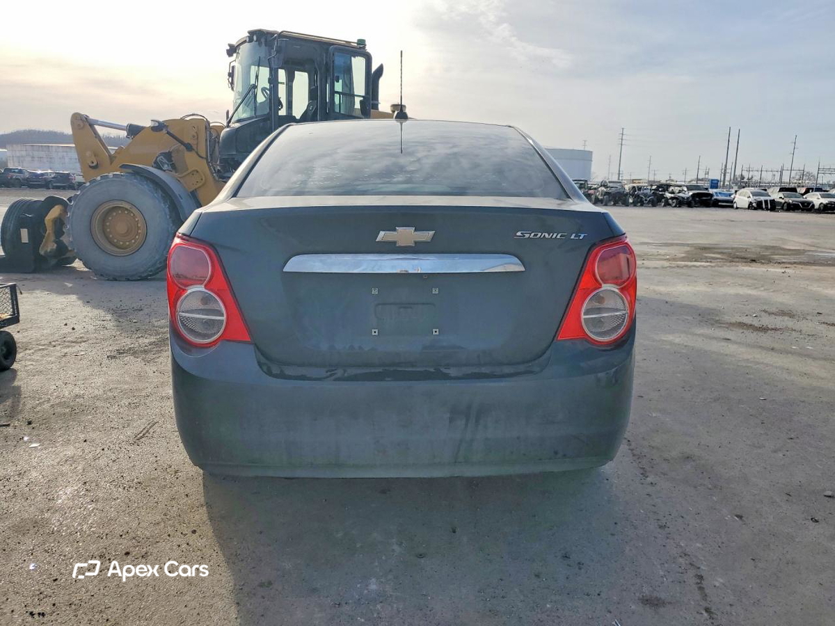 Chevrolet Sonic 2015