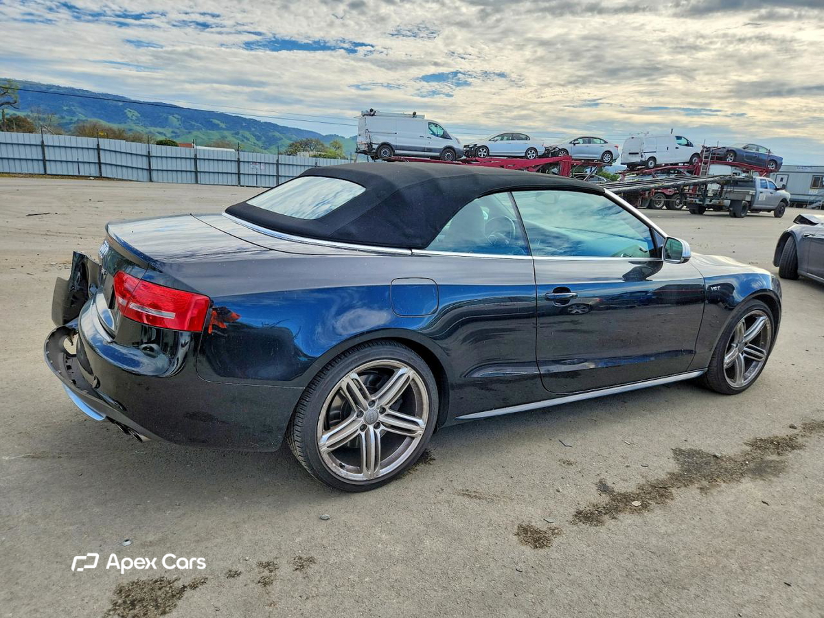 Audi RS5 2011