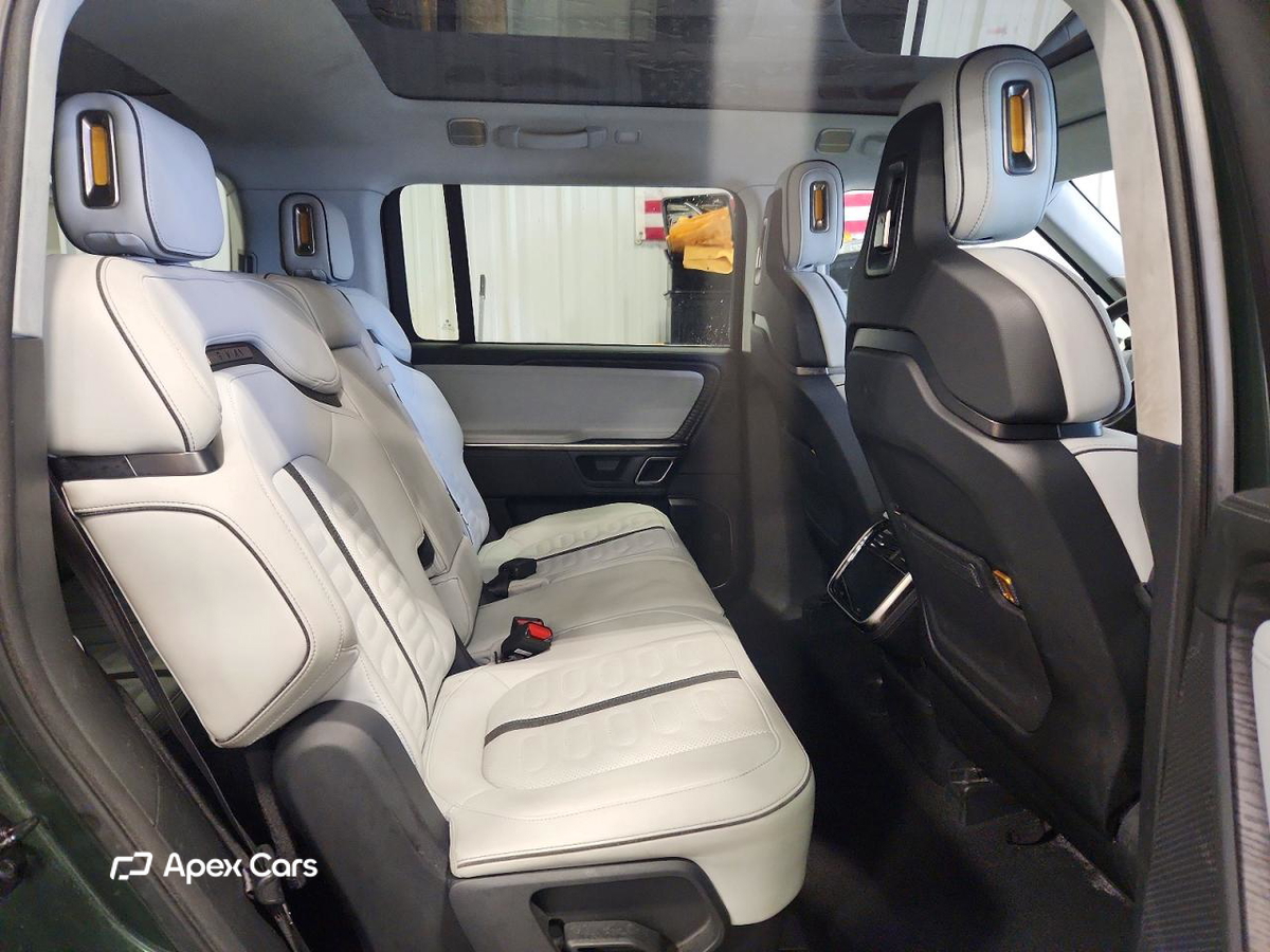 Rivian R1S 2023