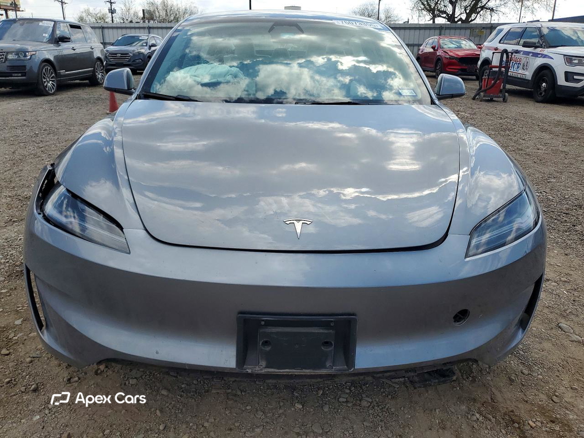 Tesla Model 3 2024