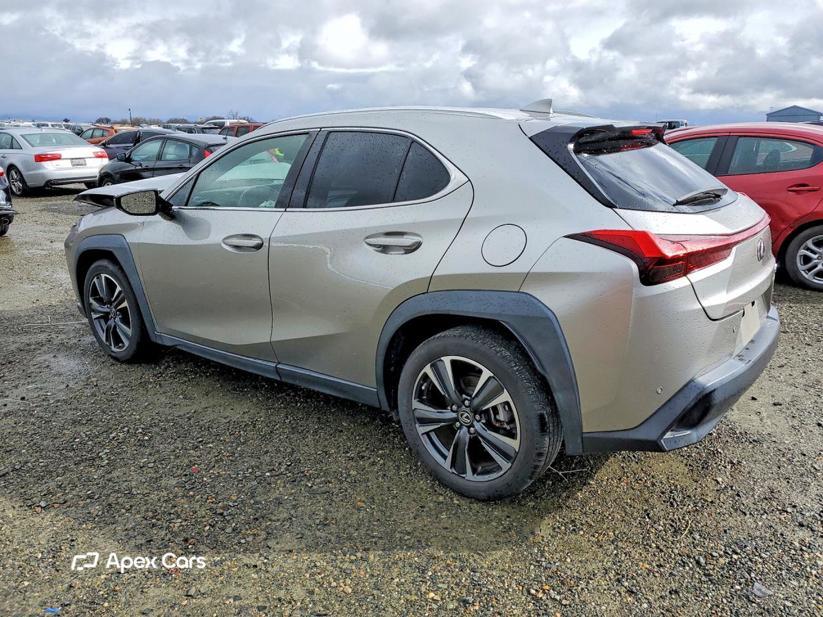 Lexus UX 2021