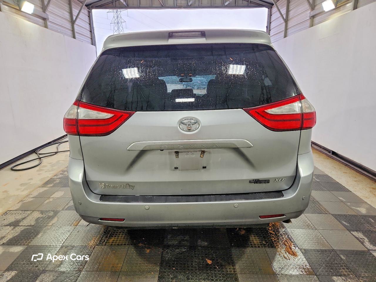 Toyota Sienna 2016