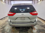 Toyota Sienna 2016