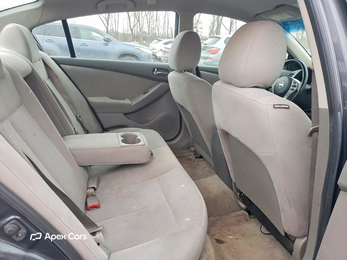 Nissan Altima 2011