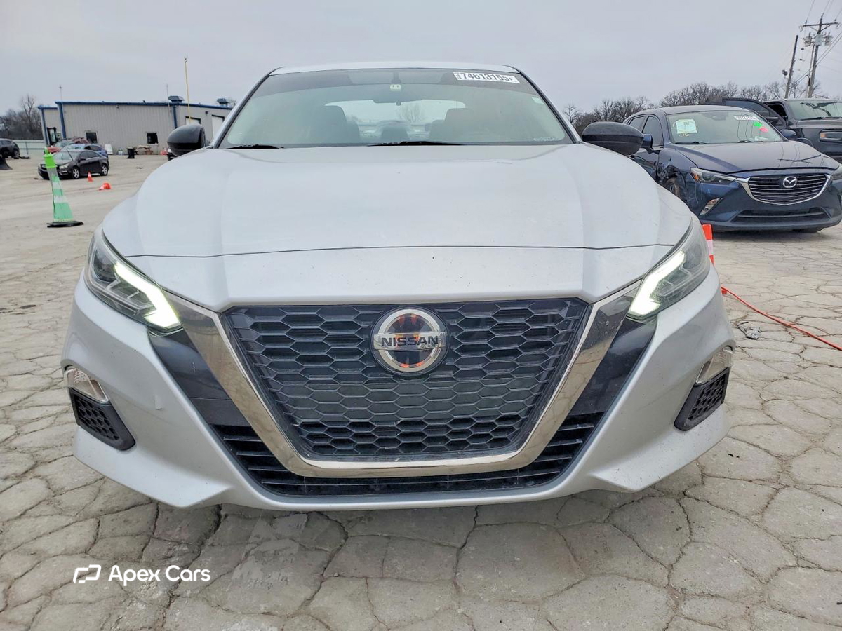 Nissan Altima 2019