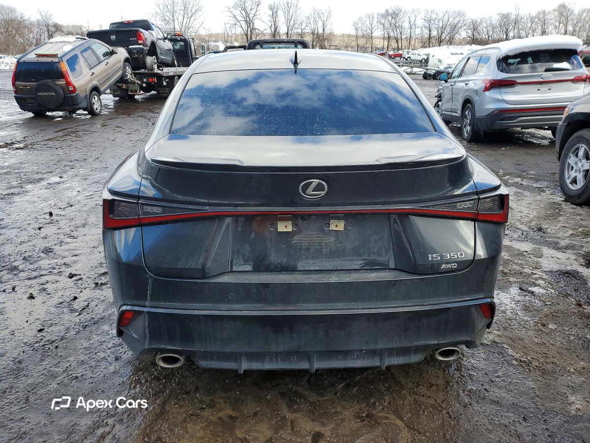 Lexus IS 2024