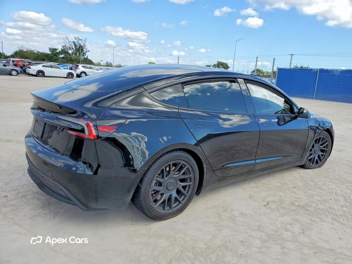 Tesla Model 3 2024