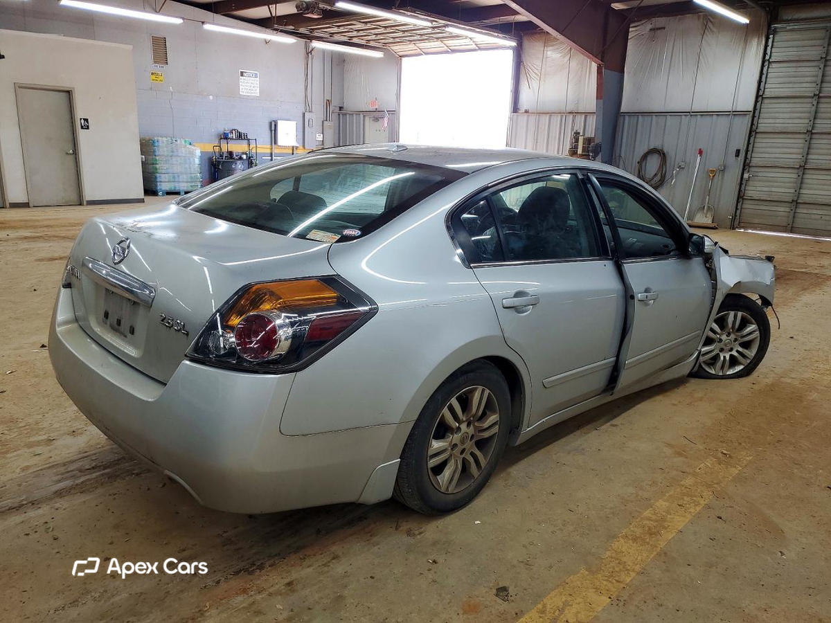 Nissan Altima 2010