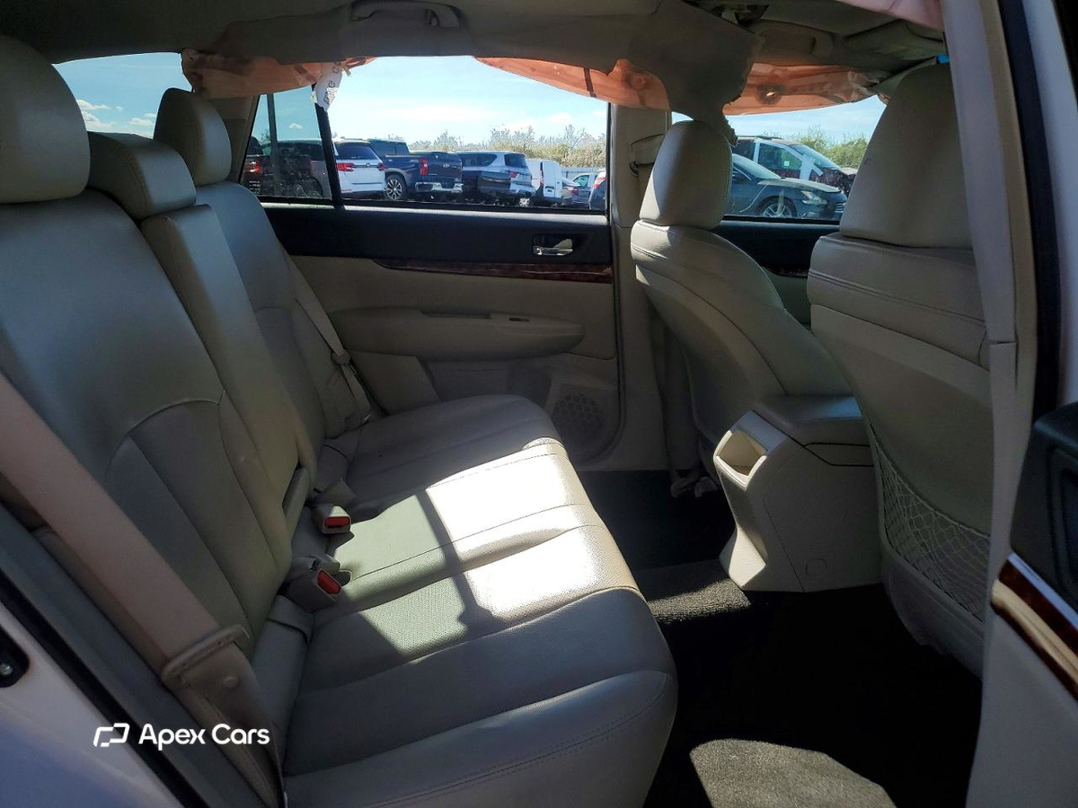 Subaru Outback 2012