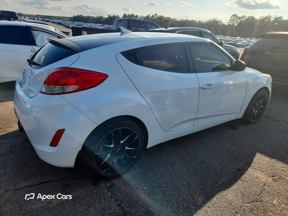 Hyundai Veloster 2013