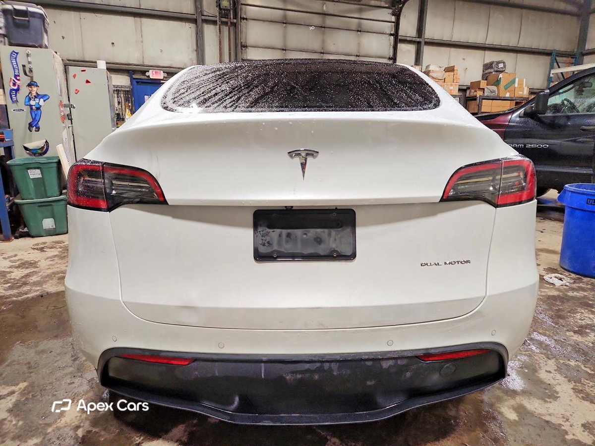 Tesla Model Y 2021